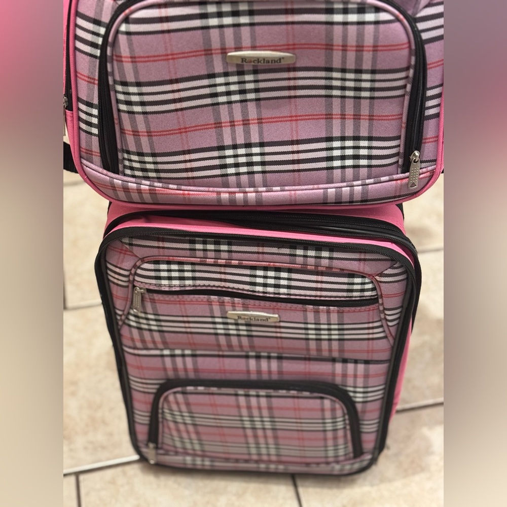 Rockland Fashion Softside Upright Luggage Set - Picture 6 of 12
